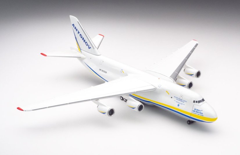 Antonov AN-124 Antonov Airlines UR-82008;  1:500