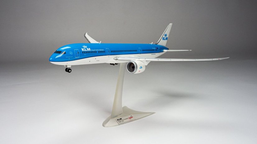 2312 KLM dreamliner herpa 1 200 002