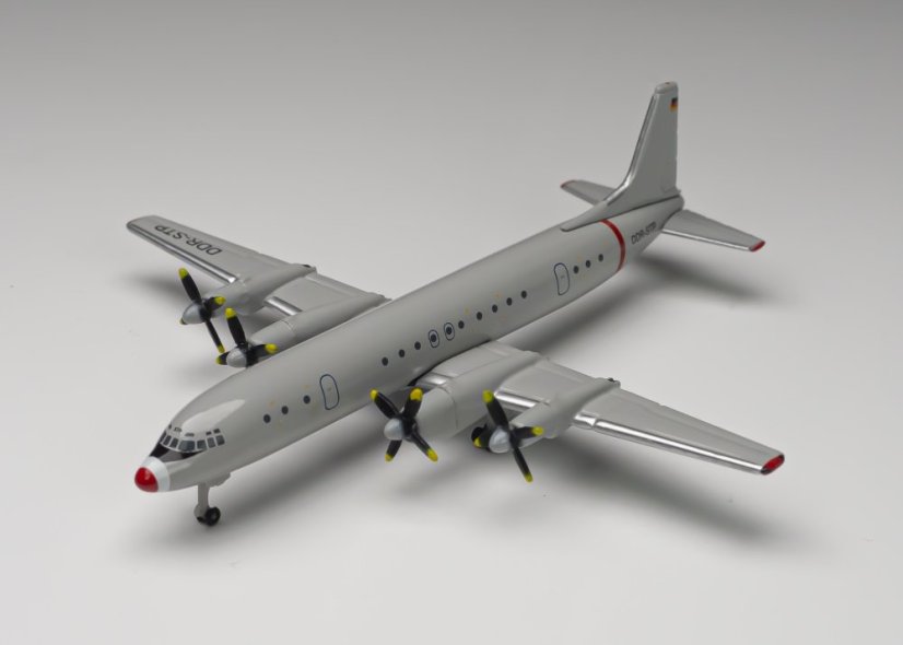 Ilyushin IL-18 Interflug technická kontrola DDR-STP;  1:500